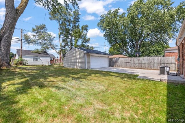 6735 Whitby Street, Garden City, MI 48135