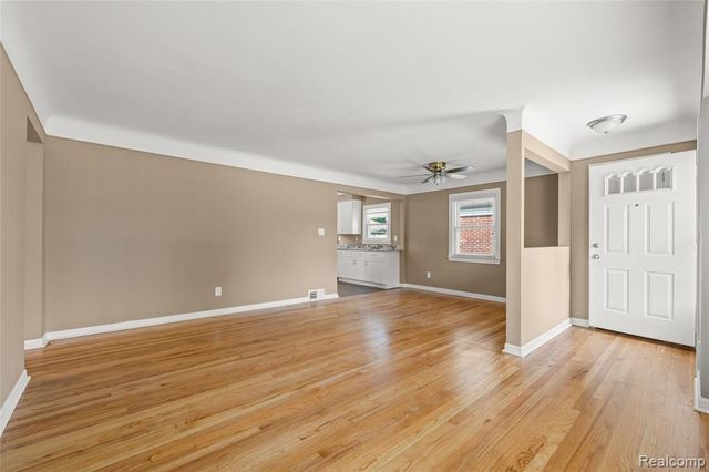 6735 Whitby Street, Garden City, MI 48135