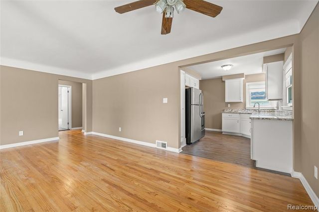 6735 Whitby Street, Garden City, MI 48135