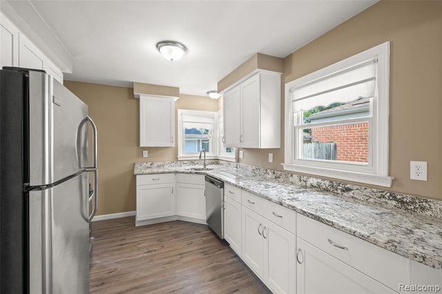 6735 Whitby Street, Garden City, MI 48135