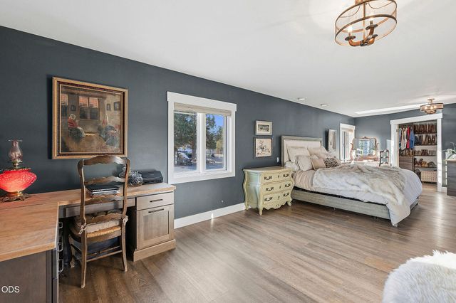 5510 NW Odin Falls Way, Redmond, OR 97756