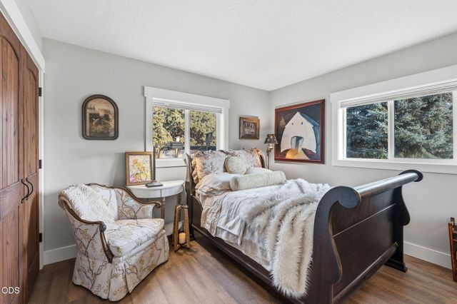 5510 NW Odin Falls Way, Redmond, OR 97756