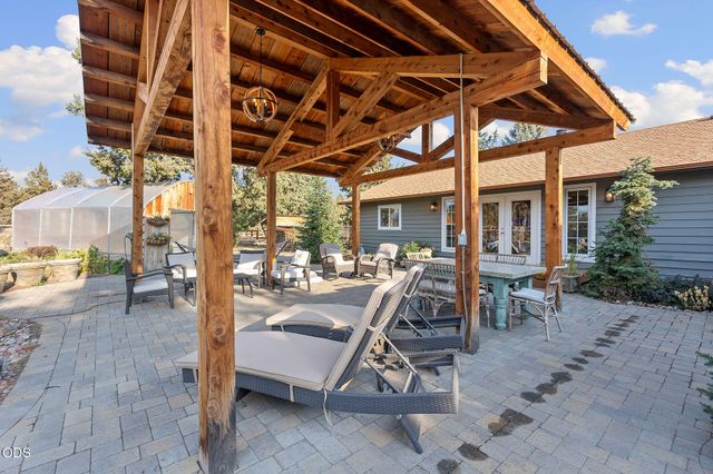 5510 NW Odin Falls Way, Redmond, OR 97756