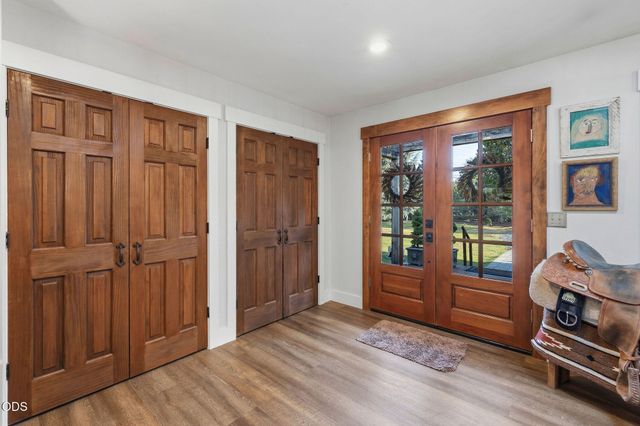 5510 NW Odin Falls Way, Redmond, OR 97756