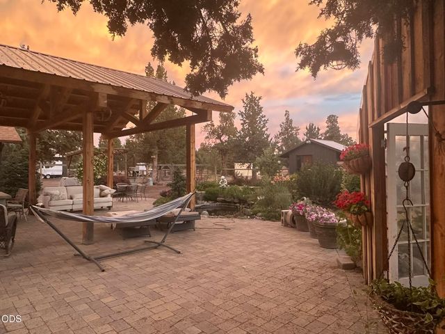 5510 NW Odin Falls Way, Redmond, OR 97756