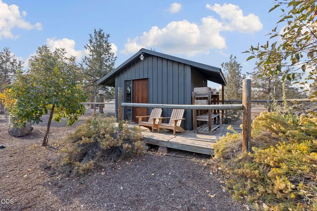 5510 NW Odin Falls Way, Redmond, OR 97756
