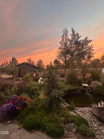 5510 NW Odin Falls Way, Redmond, OR 97756