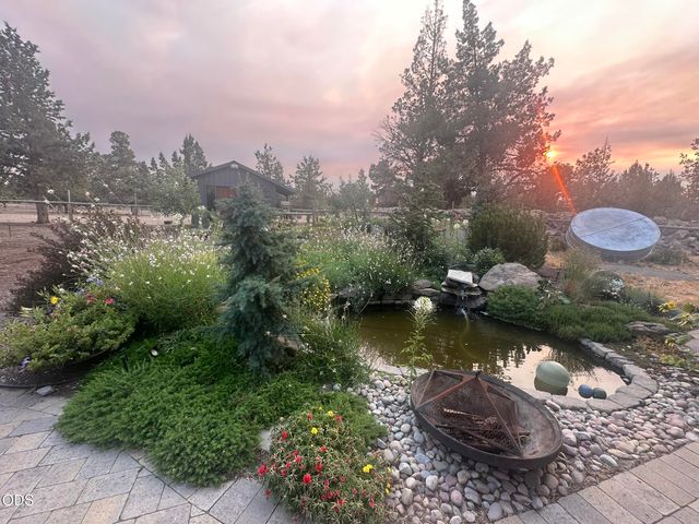 5510 NW Odin Falls Way, Redmond, OR 97756