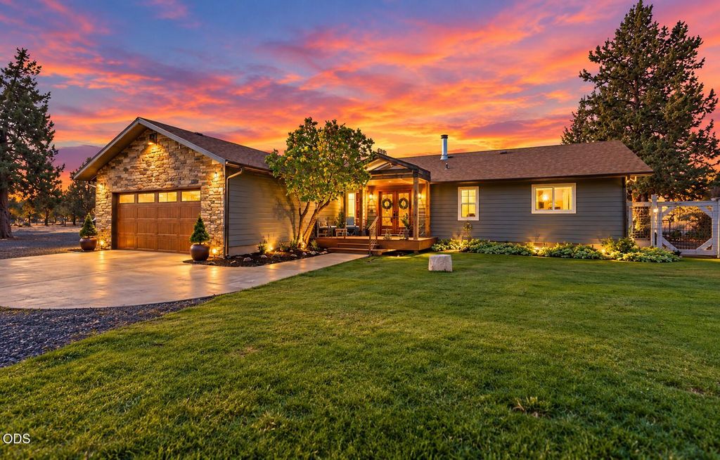 5510 NW Odin Falls Way, Redmond, OR 97756