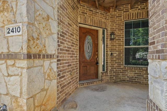 2410 Honey Drive, Arlington, TX 76001