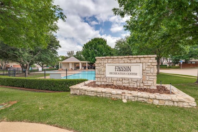 2410 Honey Drive, Arlington, TX 76001