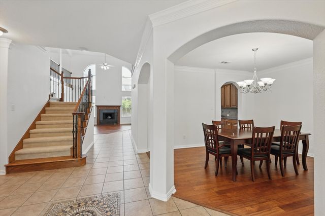 2410 Honey Drive, Arlington, TX 76001