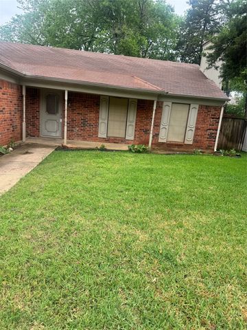 2301 Holly Drive, Euless, TX 76039