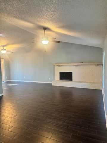 2301 Holly Drive, Euless, TX 76039