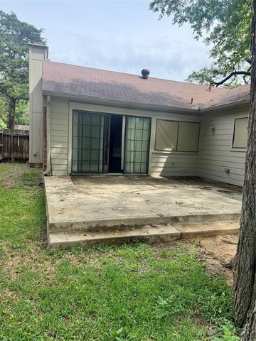 2301 Holly Drive, Euless, TX 76039