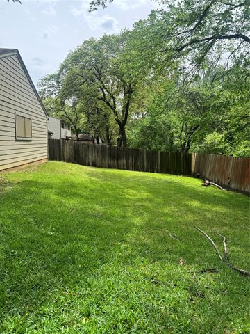 2301 Holly Drive, Euless, TX 76039