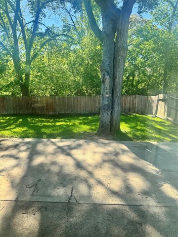 2301 Holly Drive, Euless, TX 76039