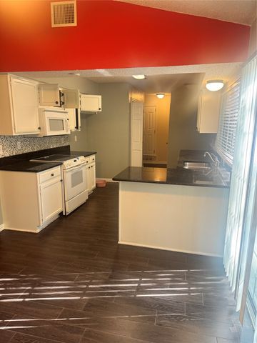 2301 Holly Drive, Euless, TX 76039