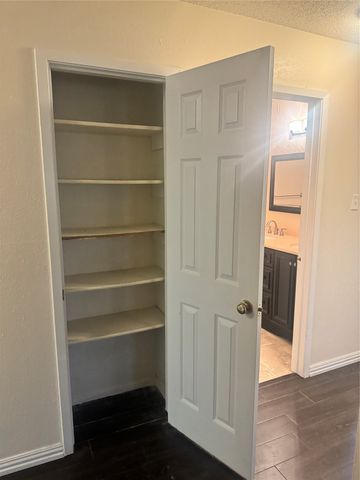 2301 Holly Drive, Euless, TX 76039