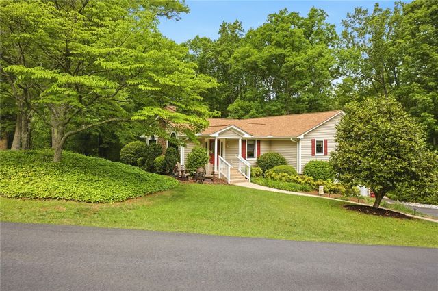 303 Stratford Drive, Seneca, SC 29678