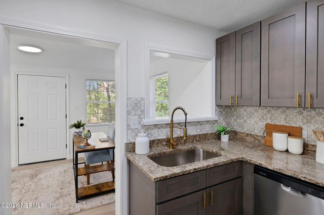 3021 PHYLLIS Street, Jacksonville, FL 32205