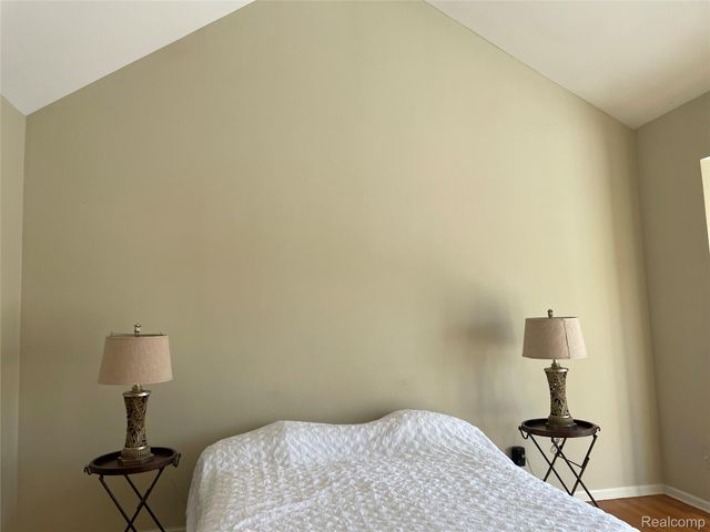 4765 Woodbine Circle S, West Bloomfield Charter Township, MI 48323