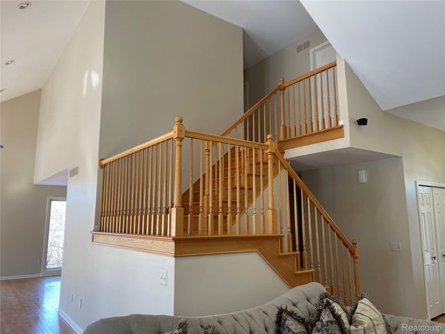 4765 Woodbine Circle S, West Bloomfield Charter Township, MI 48323