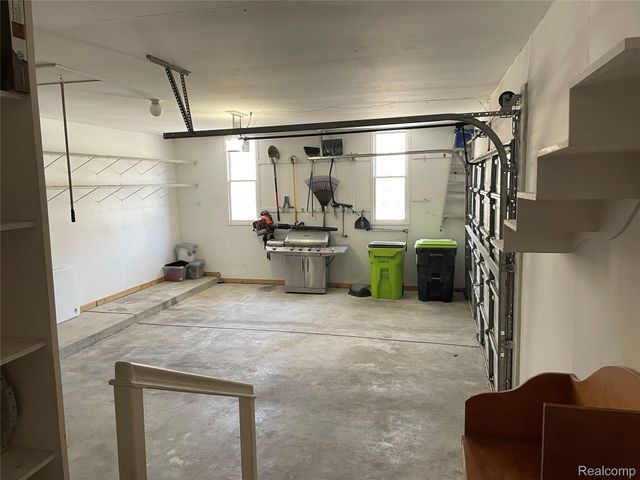 4765 Woodbine Circle S, West Bloomfield Charter Township, MI 48323