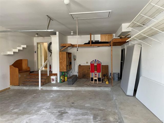 4765 Woodbine Circle S, West Bloomfield Charter Township, MI 48323