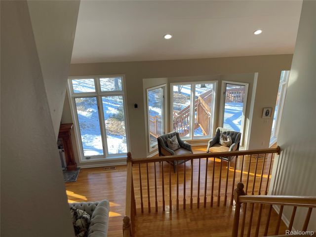 4765 Woodbine Circle S, West Bloomfield Charter Township, MI 48323