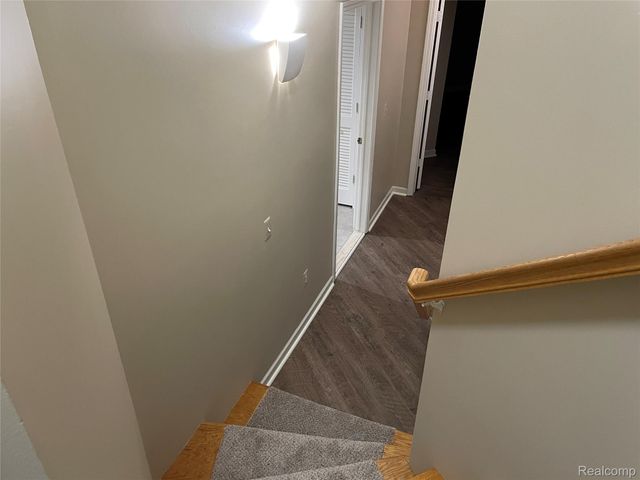 4765 Woodbine Circle S, West Bloomfield Charter Township, MI 48323