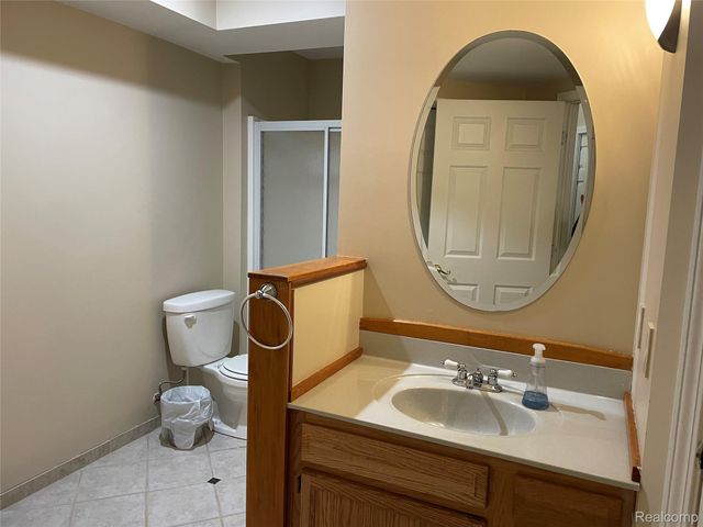 4765 Woodbine Circle S, West Bloomfield Charter Township, MI 48323