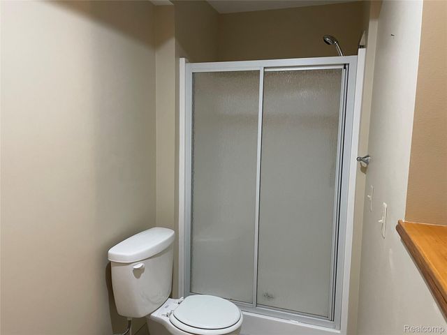 4765 Woodbine Circle S, West Bloomfield Charter Township, MI 48323