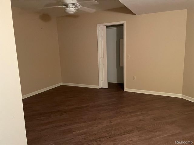 4765 Woodbine Circle S, West Bloomfield Charter Township, MI 48323