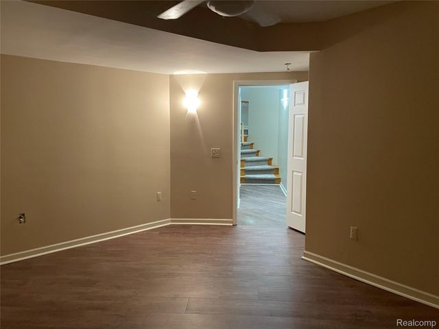 4765 Woodbine Circle S, West Bloomfield Charter Township, MI 48323