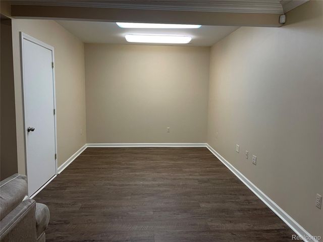 4765 Woodbine Circle S, West Bloomfield Charter Township, MI 48323