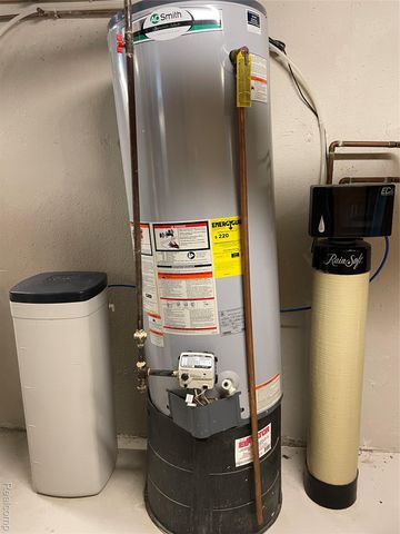 4765 Woodbine Circle S, West Bloomfield Charter Township, MI 48323