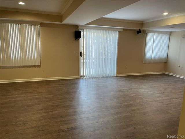 4765 Woodbine Circle S, West Bloomfield Charter Township, MI 48323