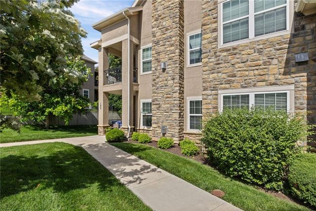 16009 Fontana Street 120, Overland Park, KS 66085