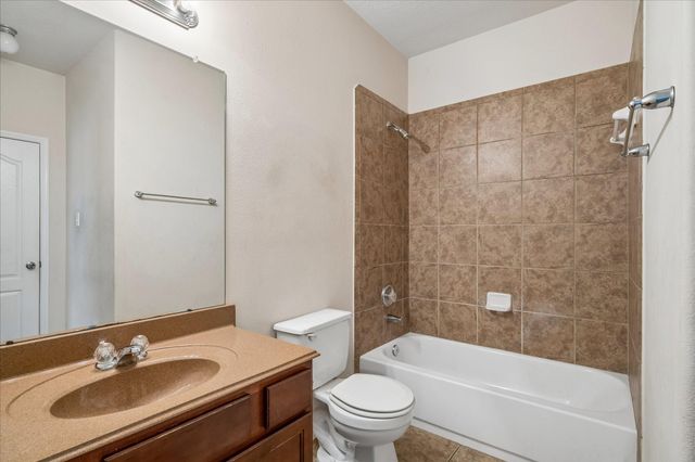 11922 Green Colling Park Drive, Houston, TX 77047