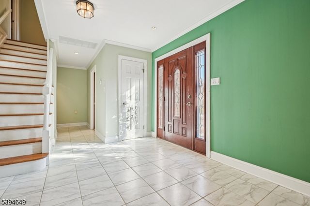 4 Punch Bowl Rd, Florham Park Boro, NJ 07960