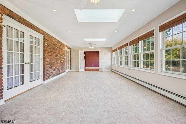 4 Punch Bowl Rd, Florham Park Boro, NJ 07960