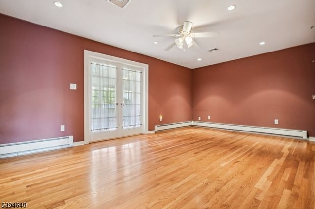 4 Punch Bowl Rd, Florham Park Boro, NJ 07960