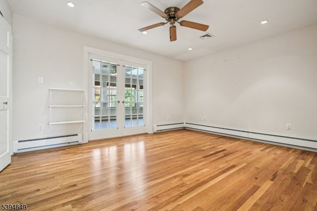 4 Punch Bowl Rd, Florham Park Boro, NJ 07960