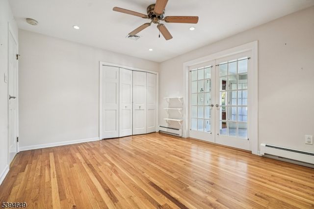 4 Punch Bowl Rd, Florham Park Boro, NJ 07960