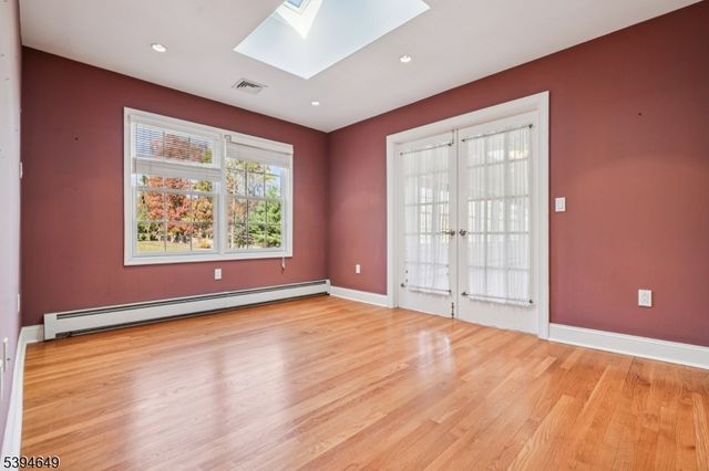 4 Punch Bowl Rd, Florham Park Boro, NJ 07960