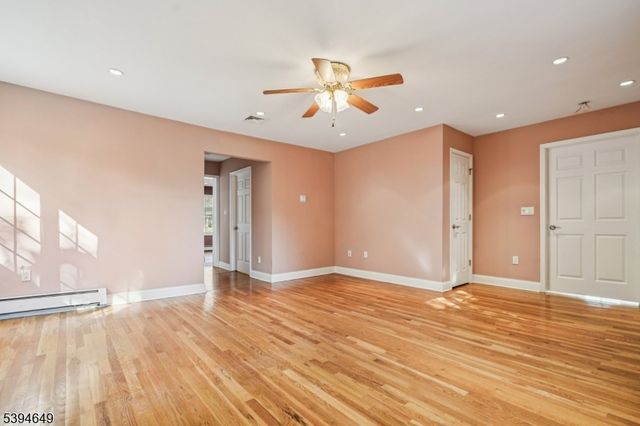 4 Punch Bowl Rd, Florham Park Boro, NJ 07960