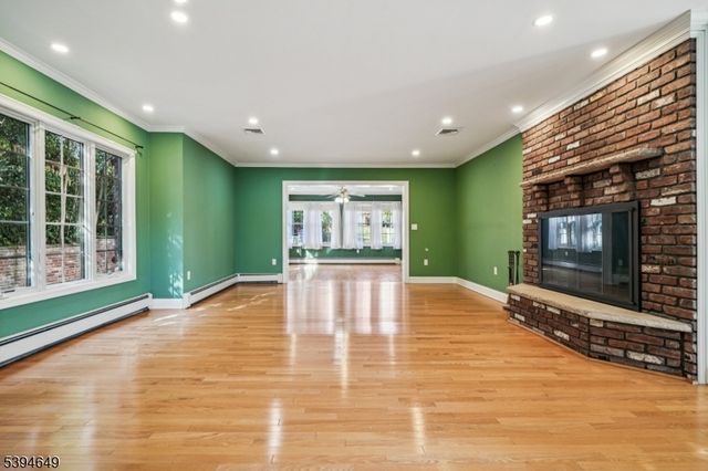 4 Punch Bowl Rd, Florham Park Boro, NJ 07960