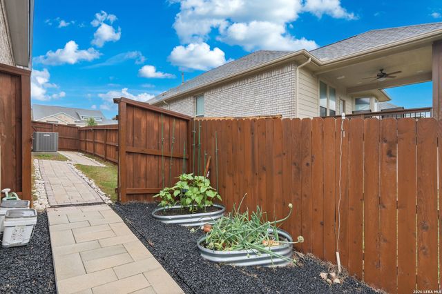 25028 Las Pilas, San Antonio, TX 78261