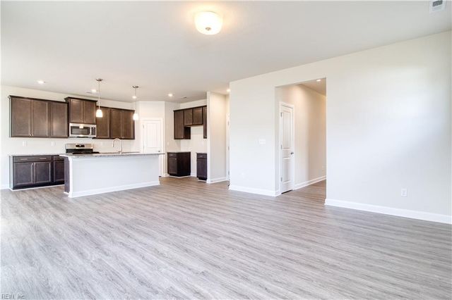 275 McCormick DR, Suffolk, VA 23434